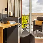 فندق Arthotel Bakker بوركم