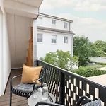 فندق Arthotel Bakker 3*