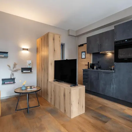 فندق Arthotel Bakker 3*