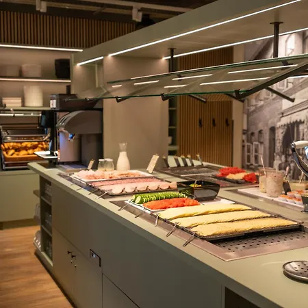Arthotel Bakker Hotel 3*